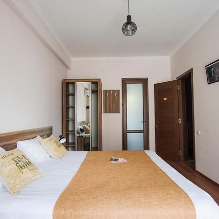 Day Room Art Hotel Τυφλίδα Εξωτερικό φωτογραφία